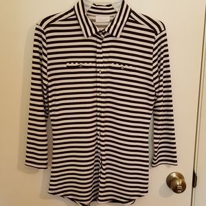 Ladies dress shirt.
